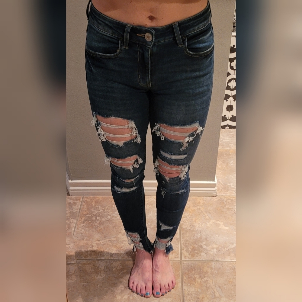 American Eagle, size 2 regular, blue ne(x)t level stretch, ripped jeggings